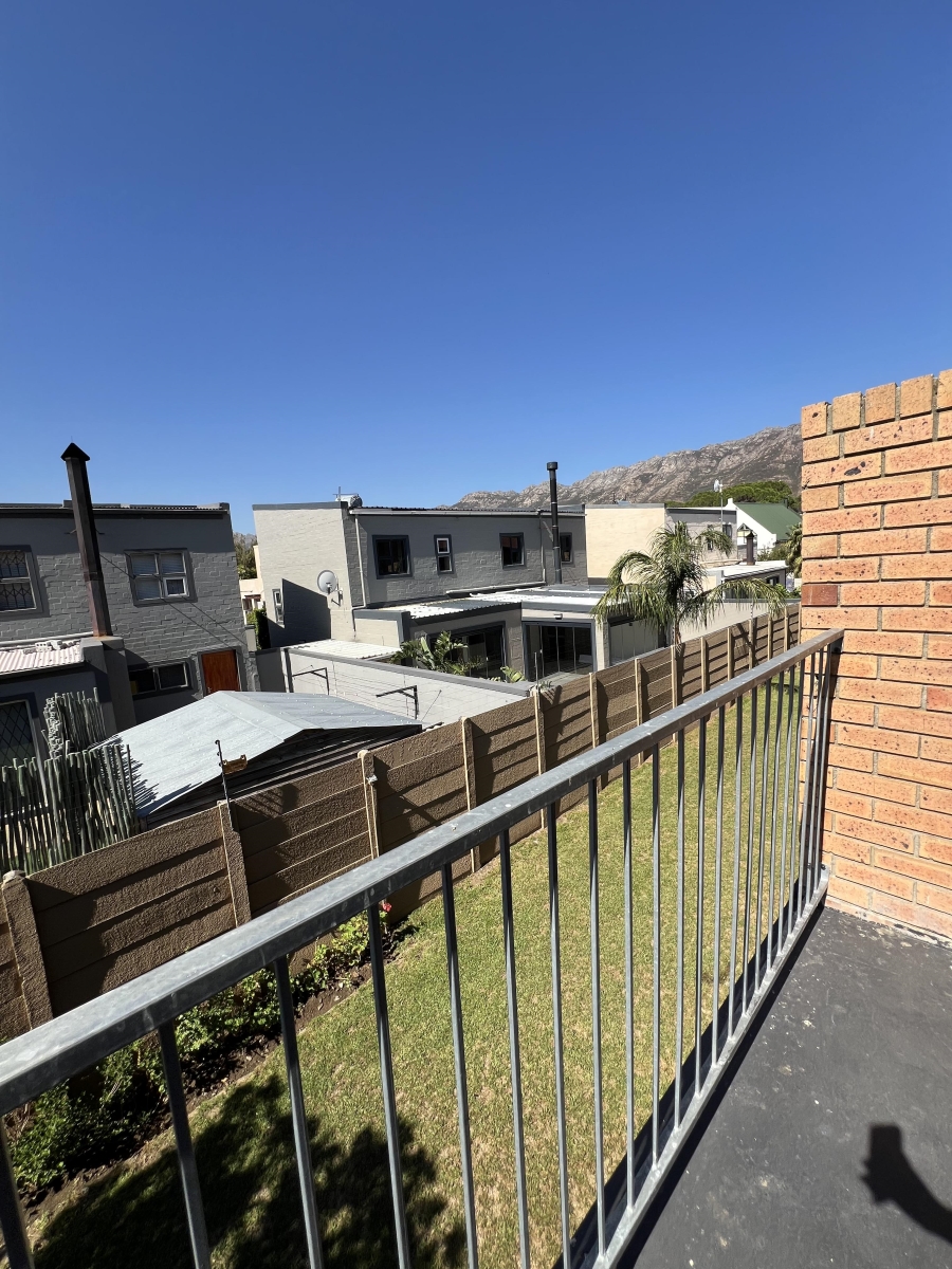 2 Bedroom Property for Sale in Sea Breeze Western Cape